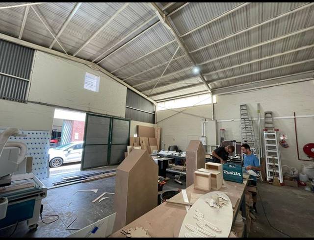 INDUSTRIAL PROPERTY TO RENT IN HENNOPSPARK